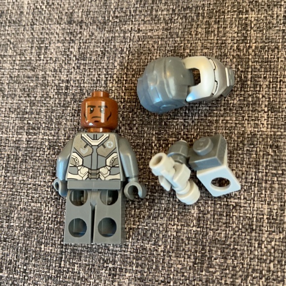 Lego War Machine Minifigure - Picture 4 of 4